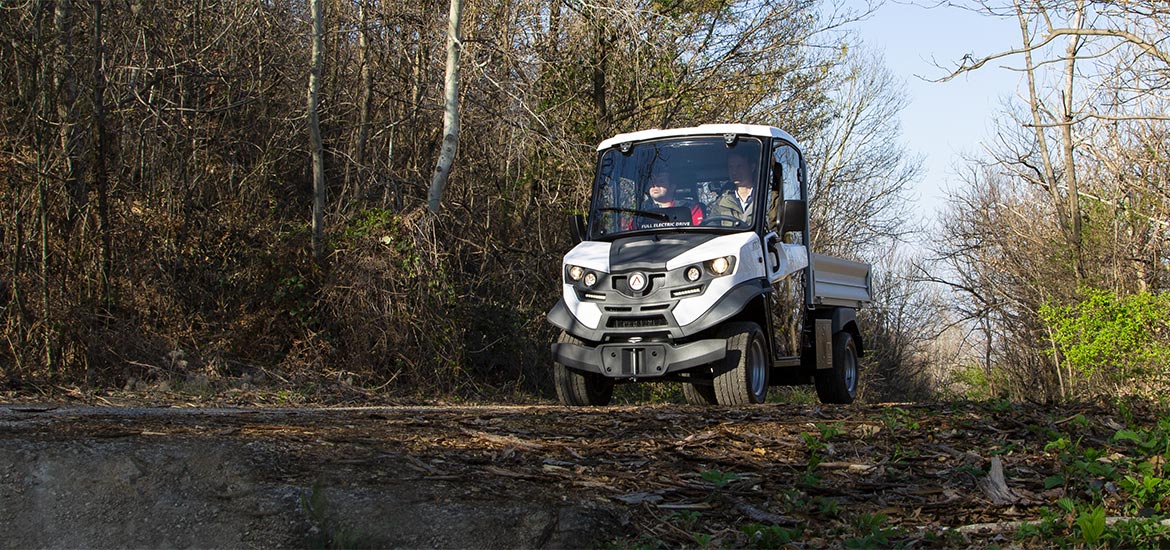 vehiculos a campo traves para municipios parques refugios de montana alke