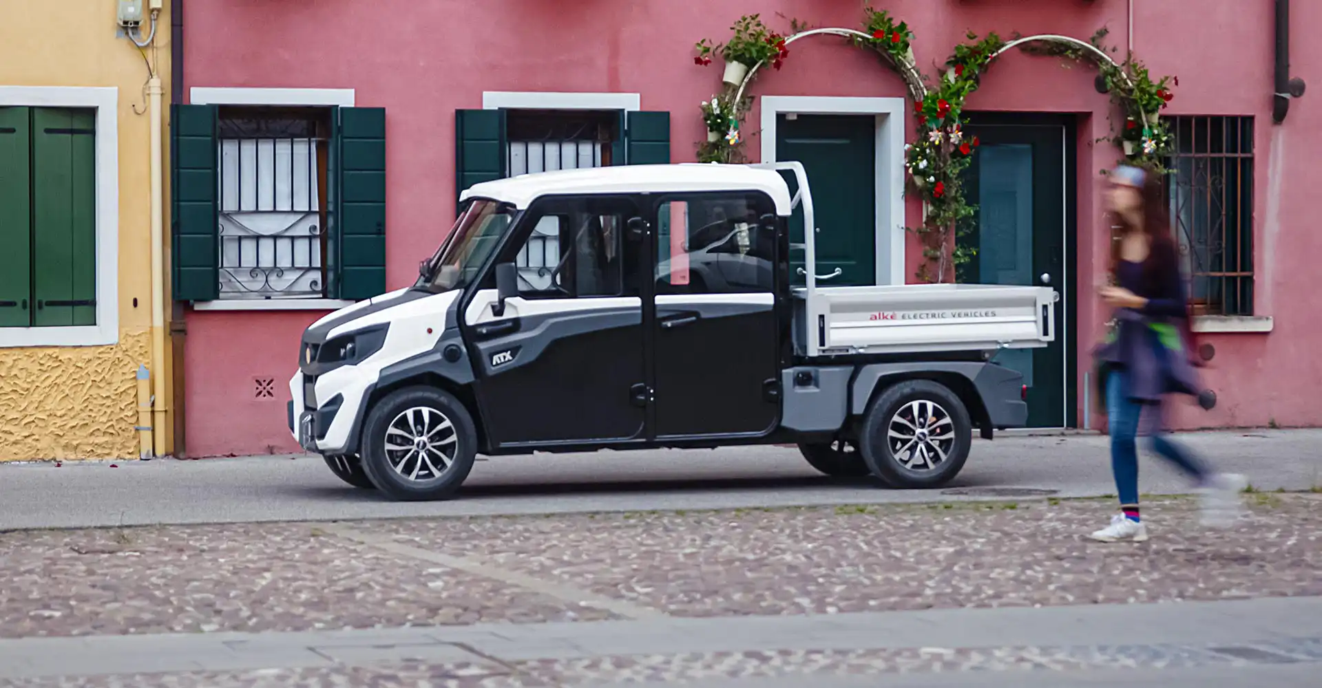 Alkè ATX4 Chasis doble cabina eléctrico - Vehículos de 4 plazas para transporte de equipos de trabajo y material