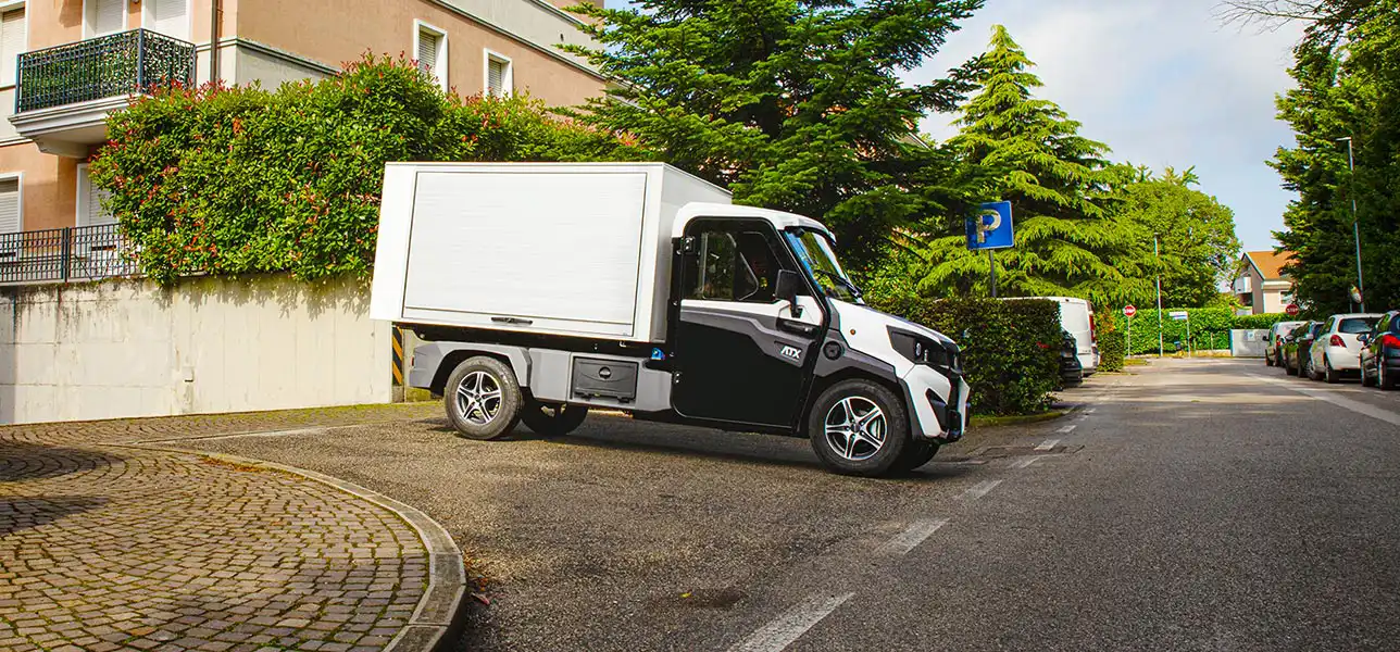 Furgoneta eléctrica ATX4 para logística