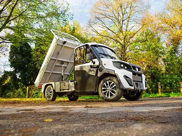 Camión compacto eléctrico con caja basculante ATX4