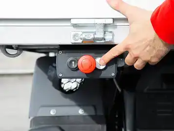 Panneau de commande des marches à l’arrière