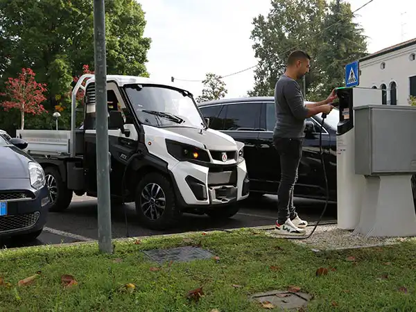 Véhicule électrique : comment le recharger et coût