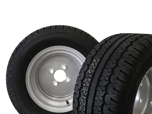 Pneus routiers à profil bas