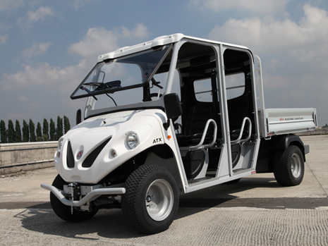 Moyen electrique pour le transport de personnes et de valises